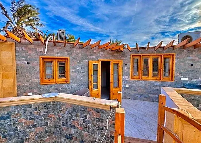 Neom - - - - - - - - - - - Your New In With Private Szálloda *