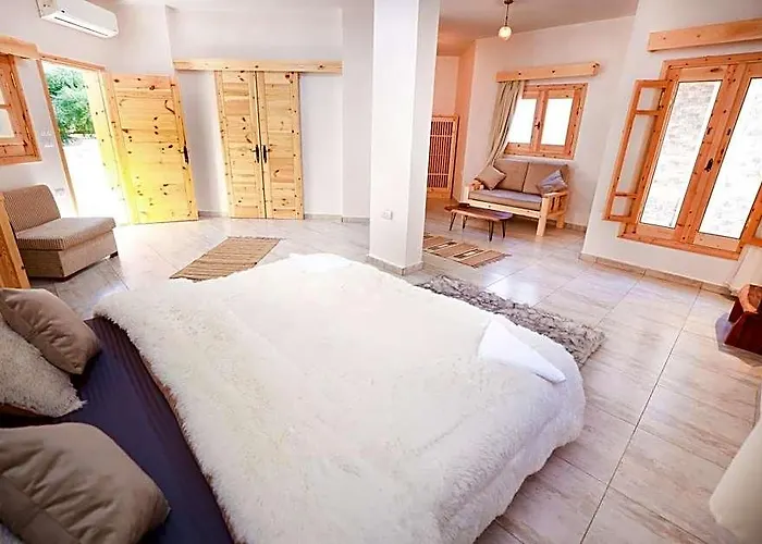 Neom - - - - - - - - - - - Your New In With Private Szálloda